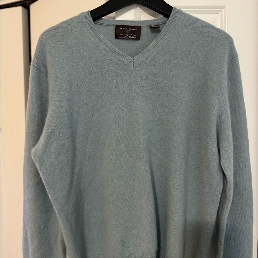 Black Brown 1826 Men's Light Blue V-Neck Sweater